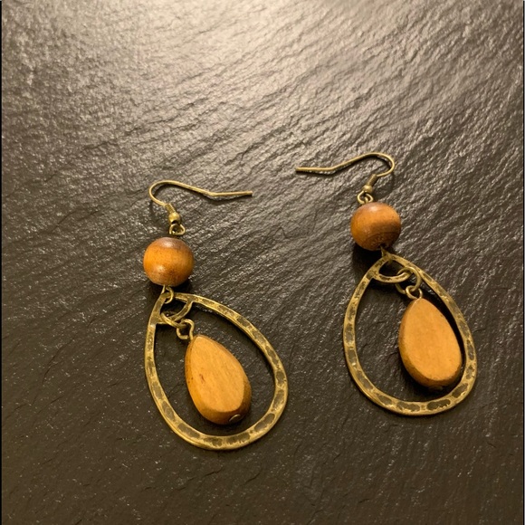 Bohemian Hammered Golden Bronze Tone Wooden Dangle Tear Drop Earrings - Picture 3 of 6